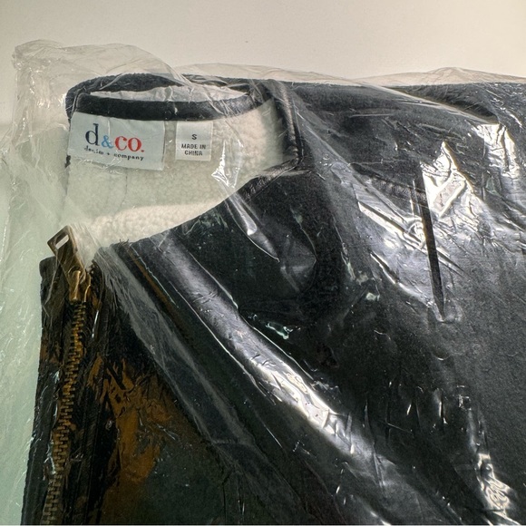 DENIM & CO BLACK FLEECE JACKET W/SHERPA LINING Faux Leather Trim Detail Small - Picture 5 of 7